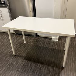 IKEA White Desk Thumbnail