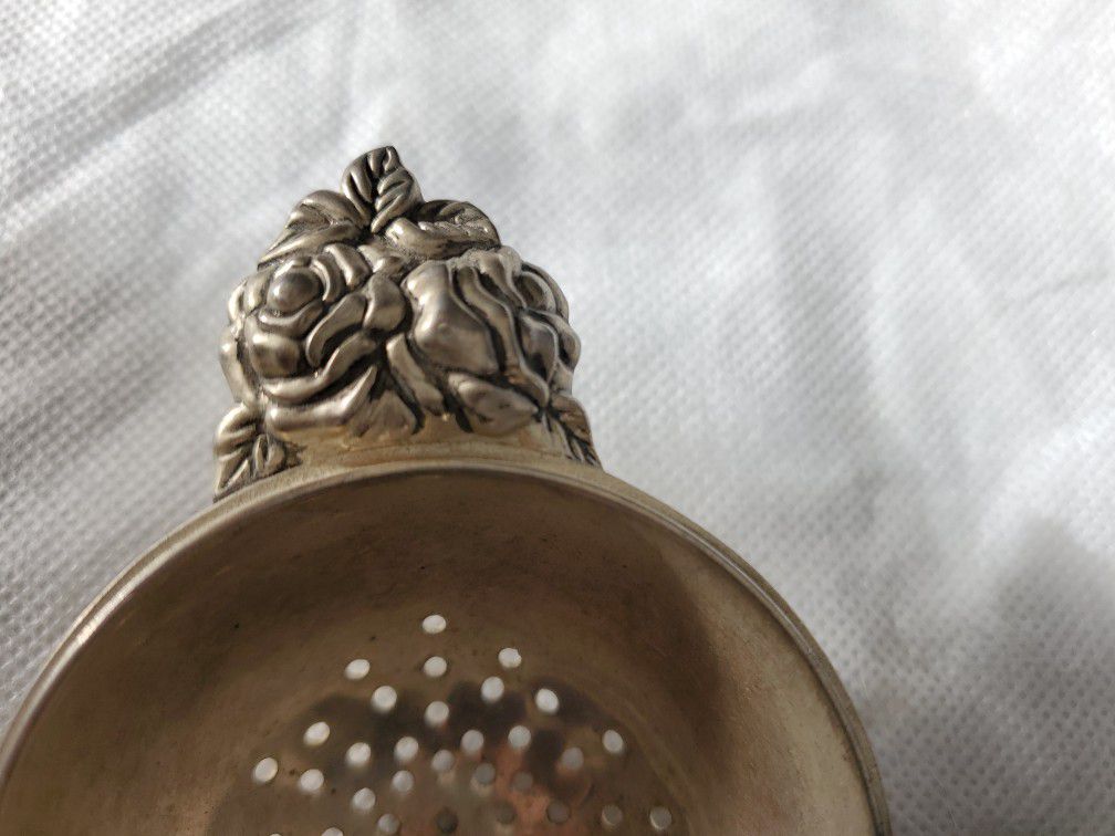 Royal Doulton Old Country Rose Tea Strainer 