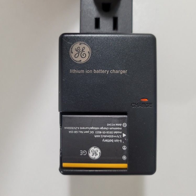 GE E1680W Digital Camera 16MP With 8GB Card, Battery & Charger