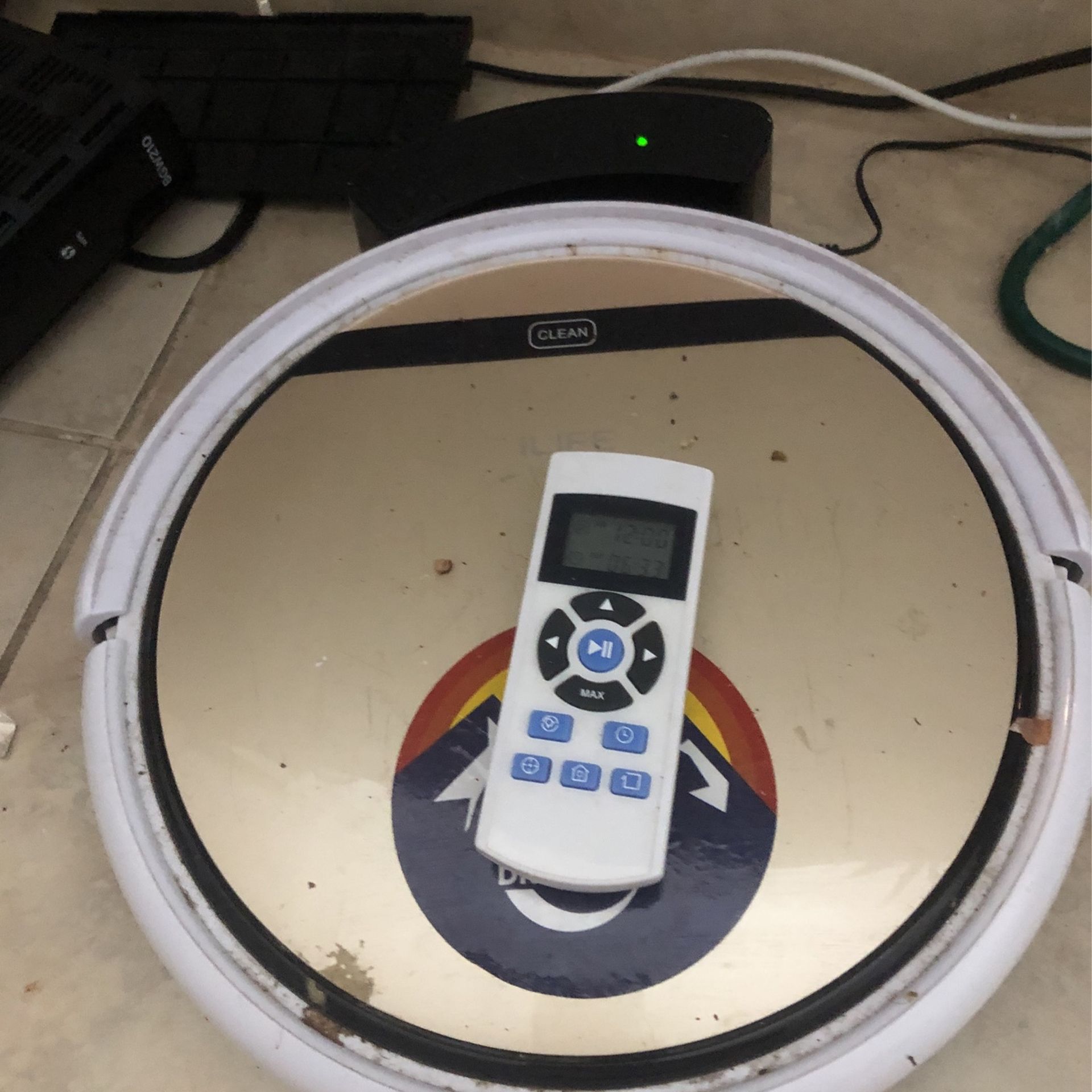 V90 Automatic Robot Vacuum With Remote
