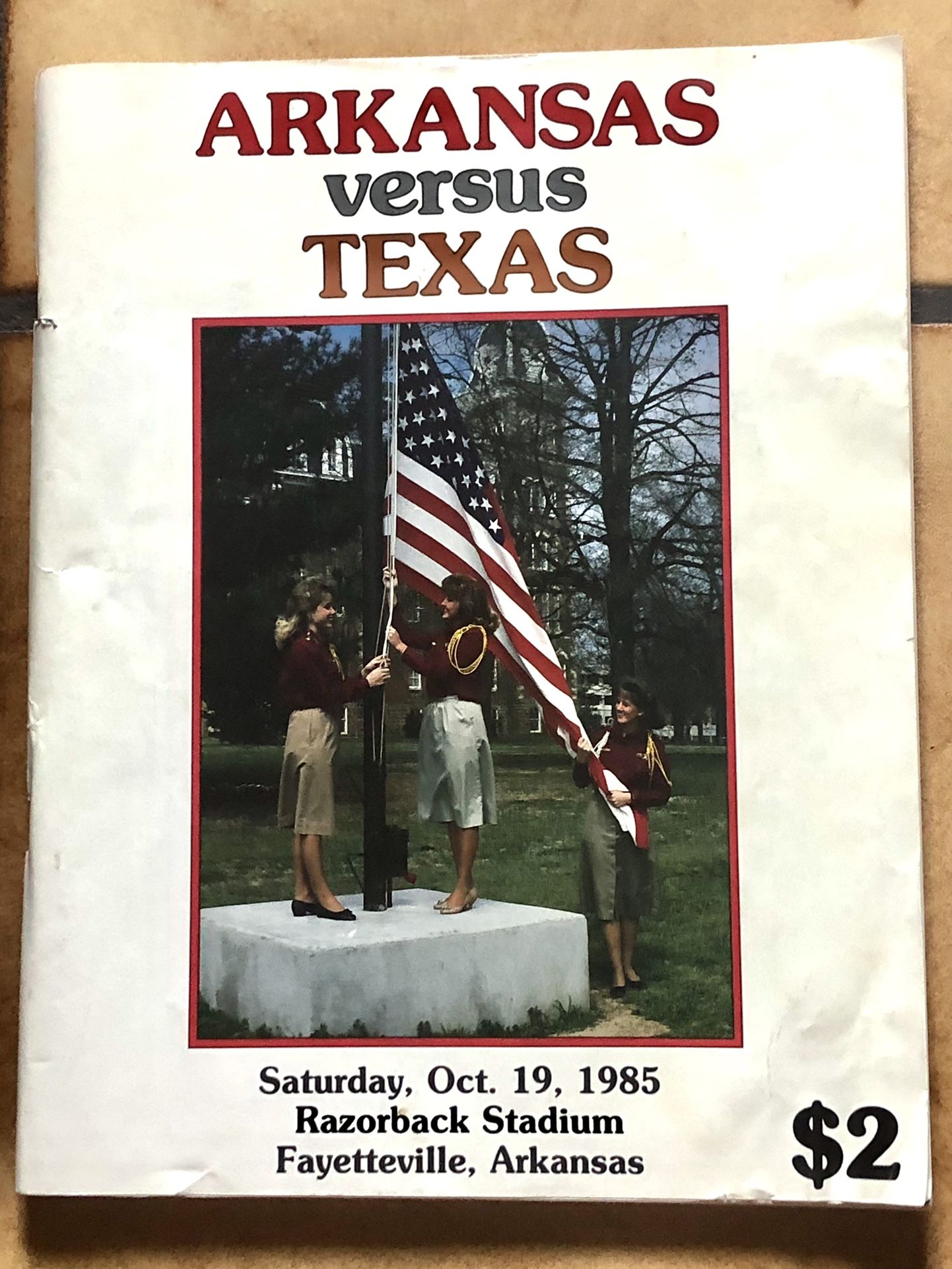 1985 ARKANSAS /TEXAS FOOTBALL PROGRAM