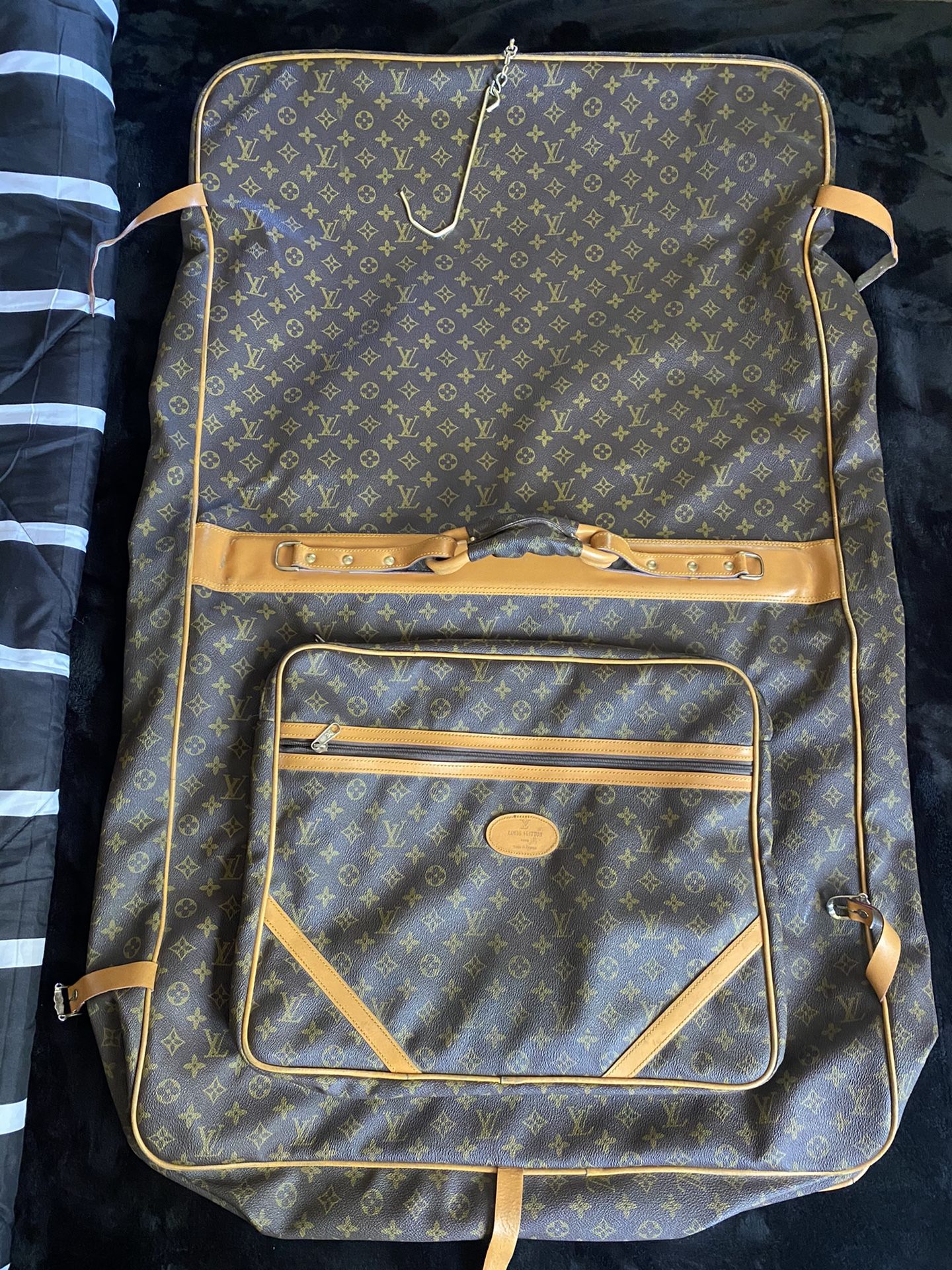 Louis Vuitton Garment Cover