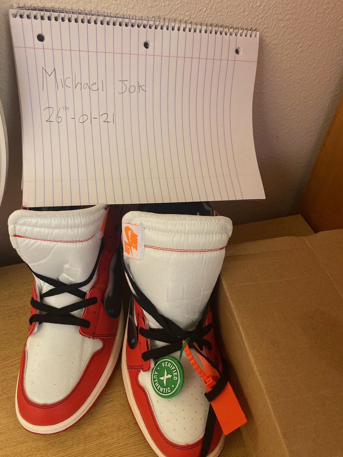 Jordan 1 Retro High Off-White Chicago