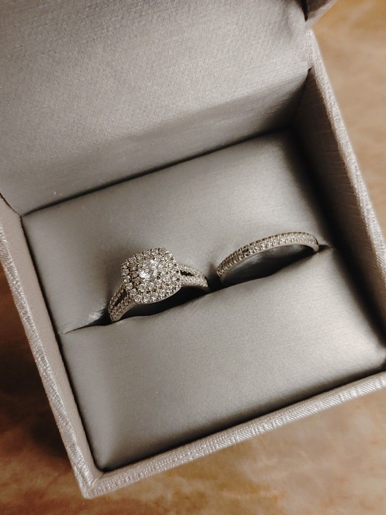 Women's Diamond Wedding Band Ring