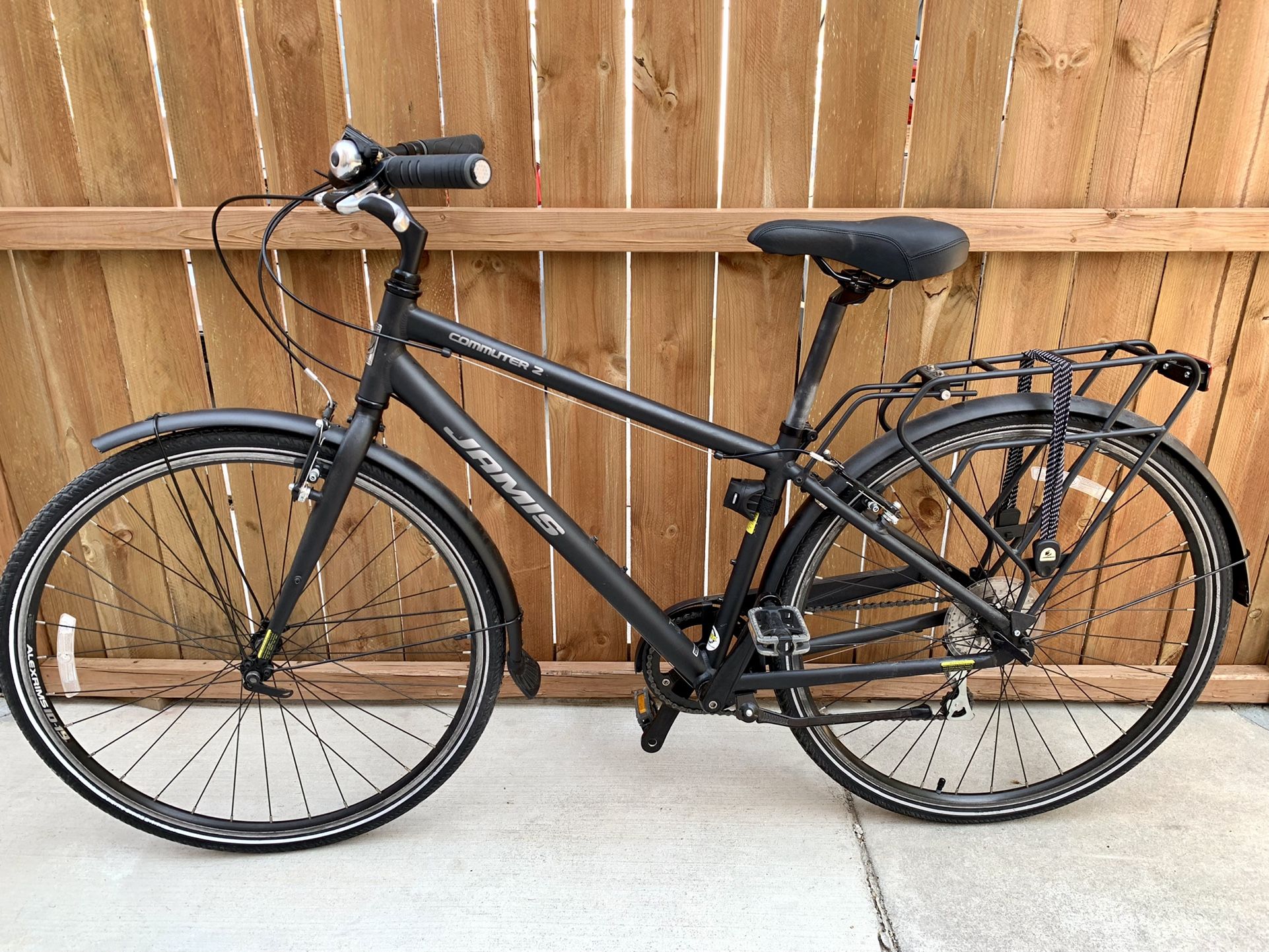 Jamis Commuter 2 - Excellent Condition