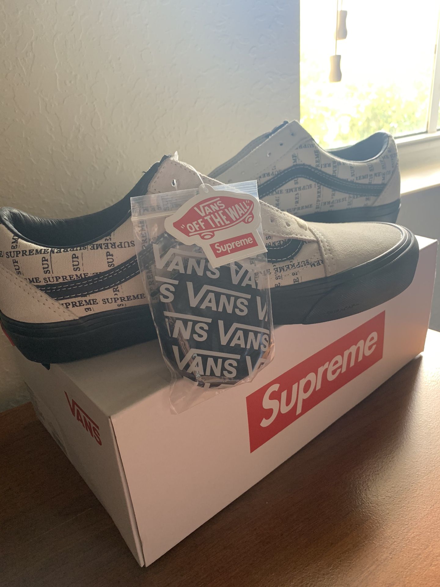 SUPREME X VANS! Old School Pro! Size 9