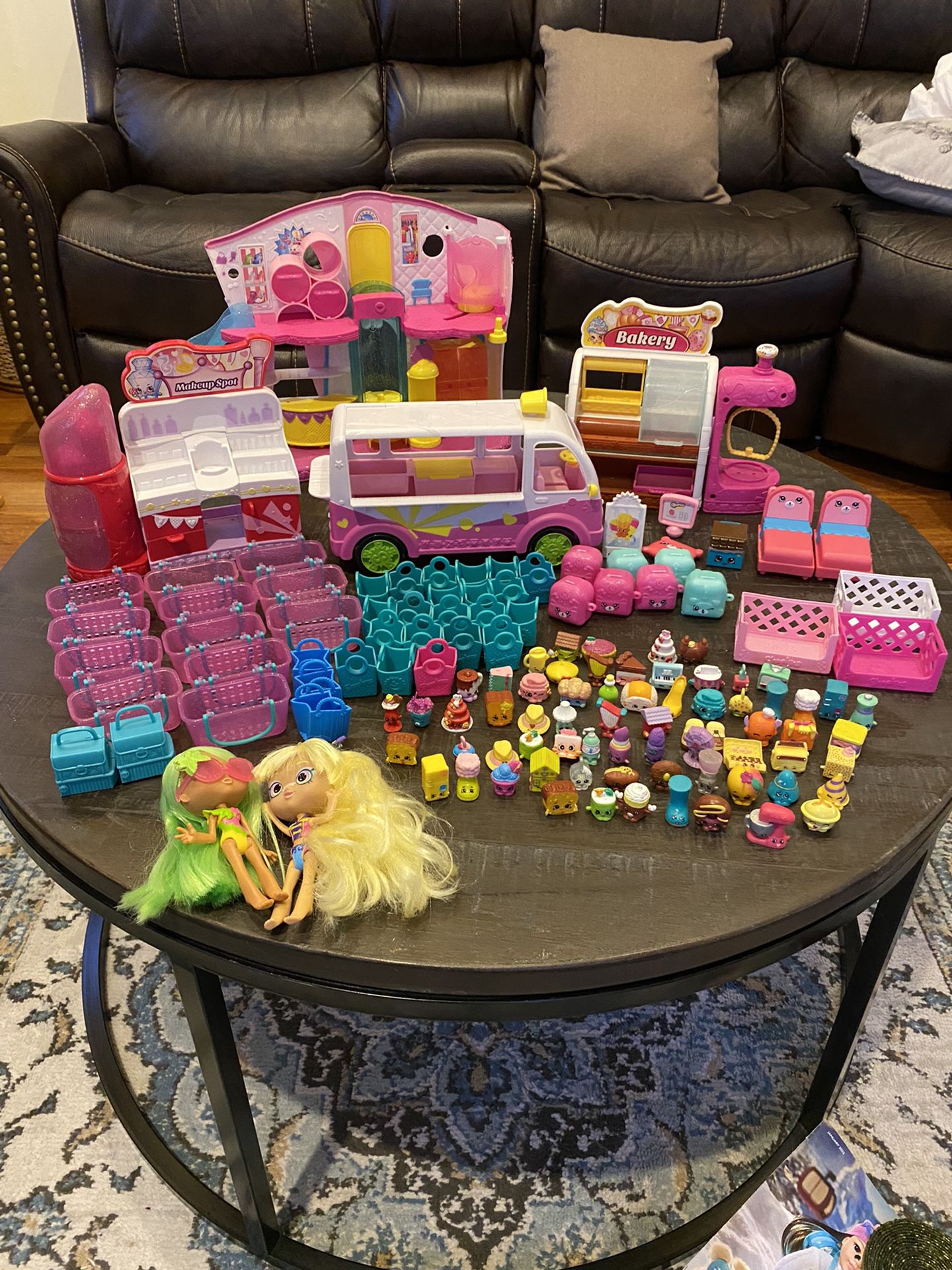 SHOPKINS  62 Figures 6 Sets Everything You See On The Table 2  Dolls All Figures Have Shopping Bags And Charts