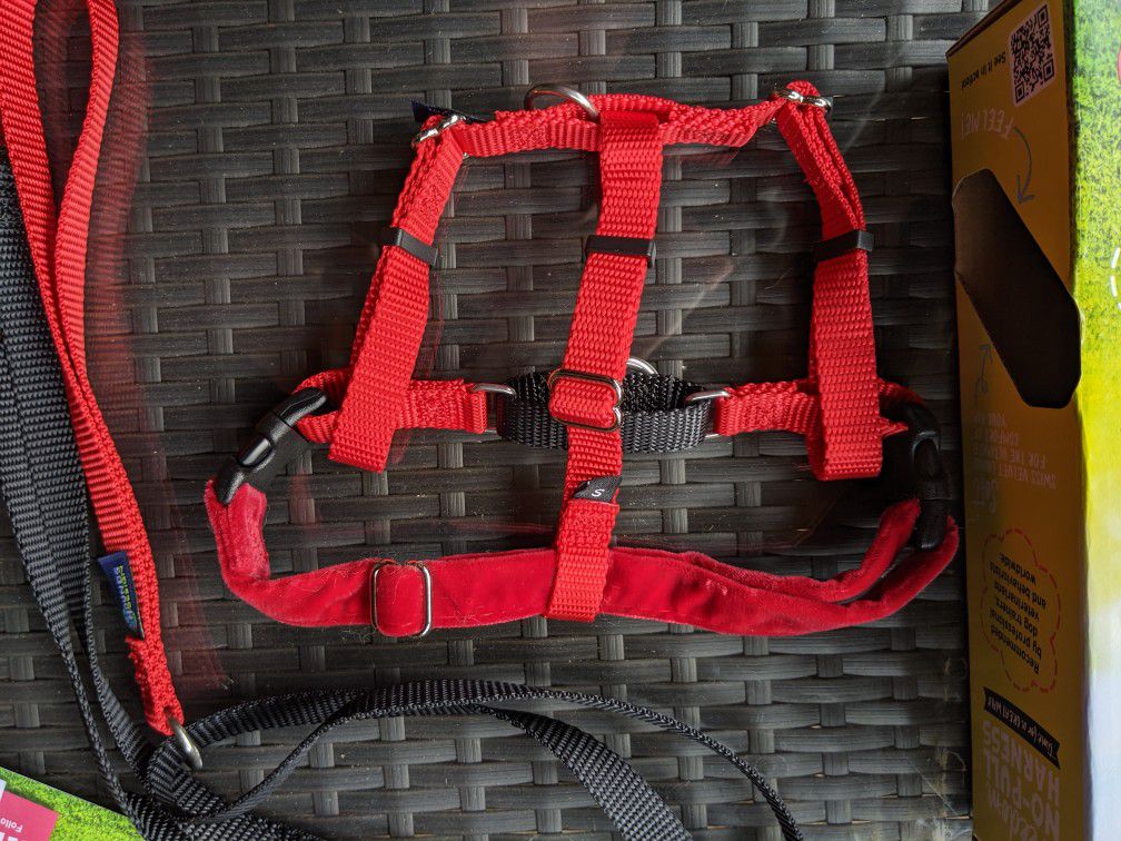 2Hounds NO Pull Dog Harness w/ Leash! Sz Small! Red! New!