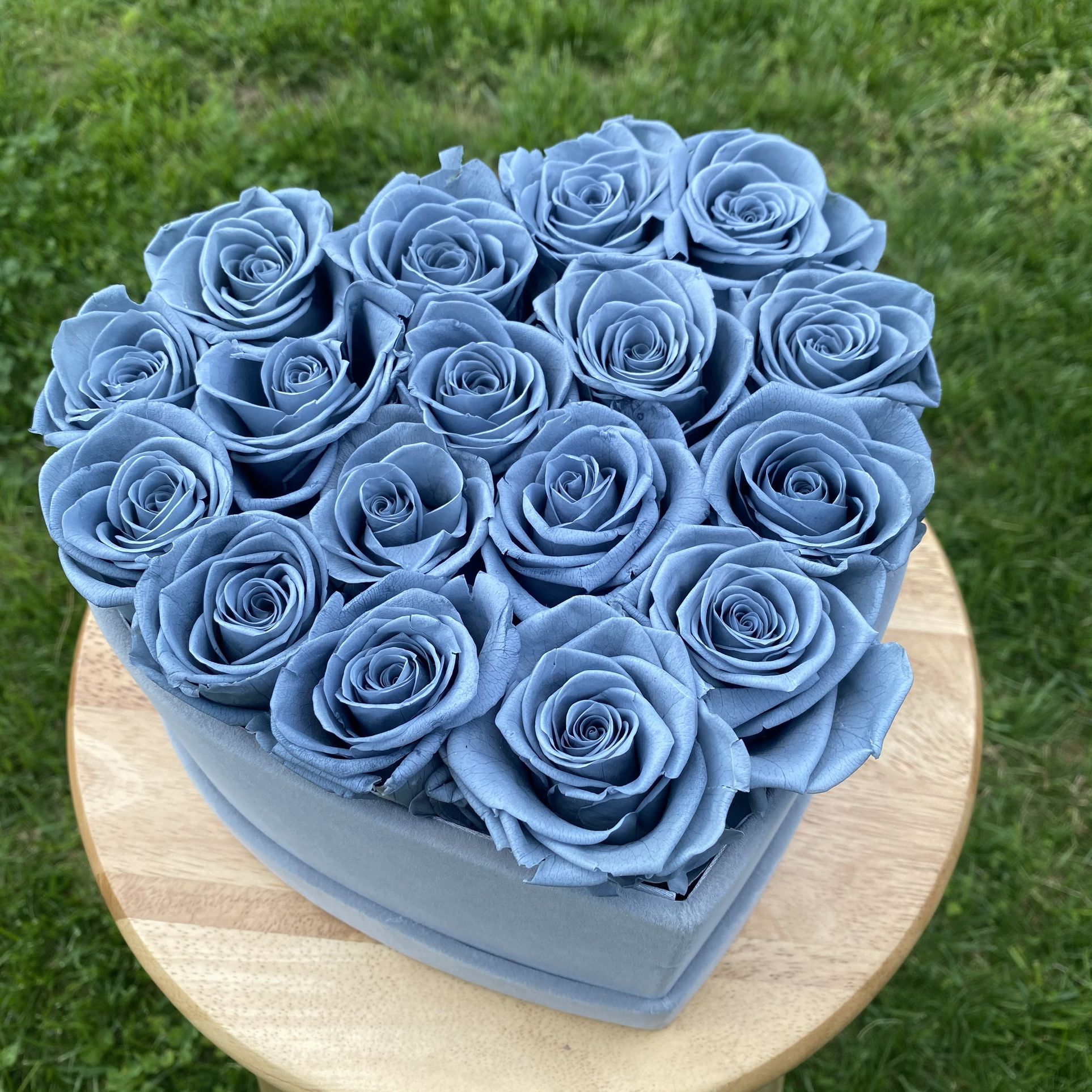 Grey Velvet Heart Shape Eternal Box Roses birthday prom Gift Real Preserved Flowers Long Lasting present Bday anniversary immortal roses 