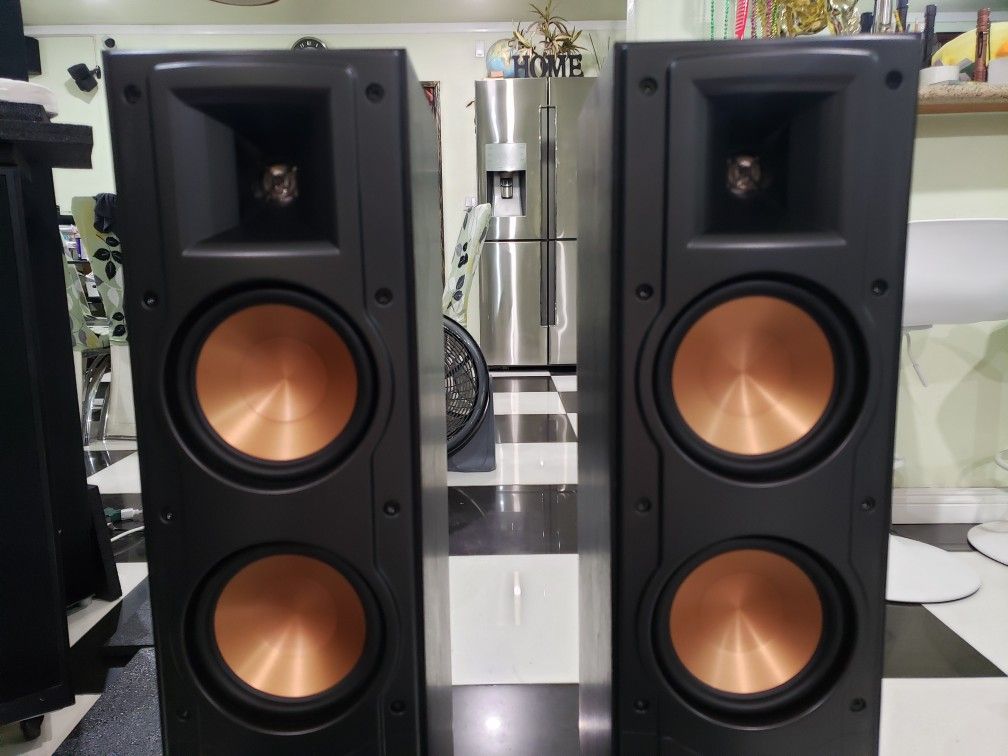 Klipsch RF 42 II 600 Watts Peak Pair Speakers Excellent Condition Perfectly Working Amazing Sound