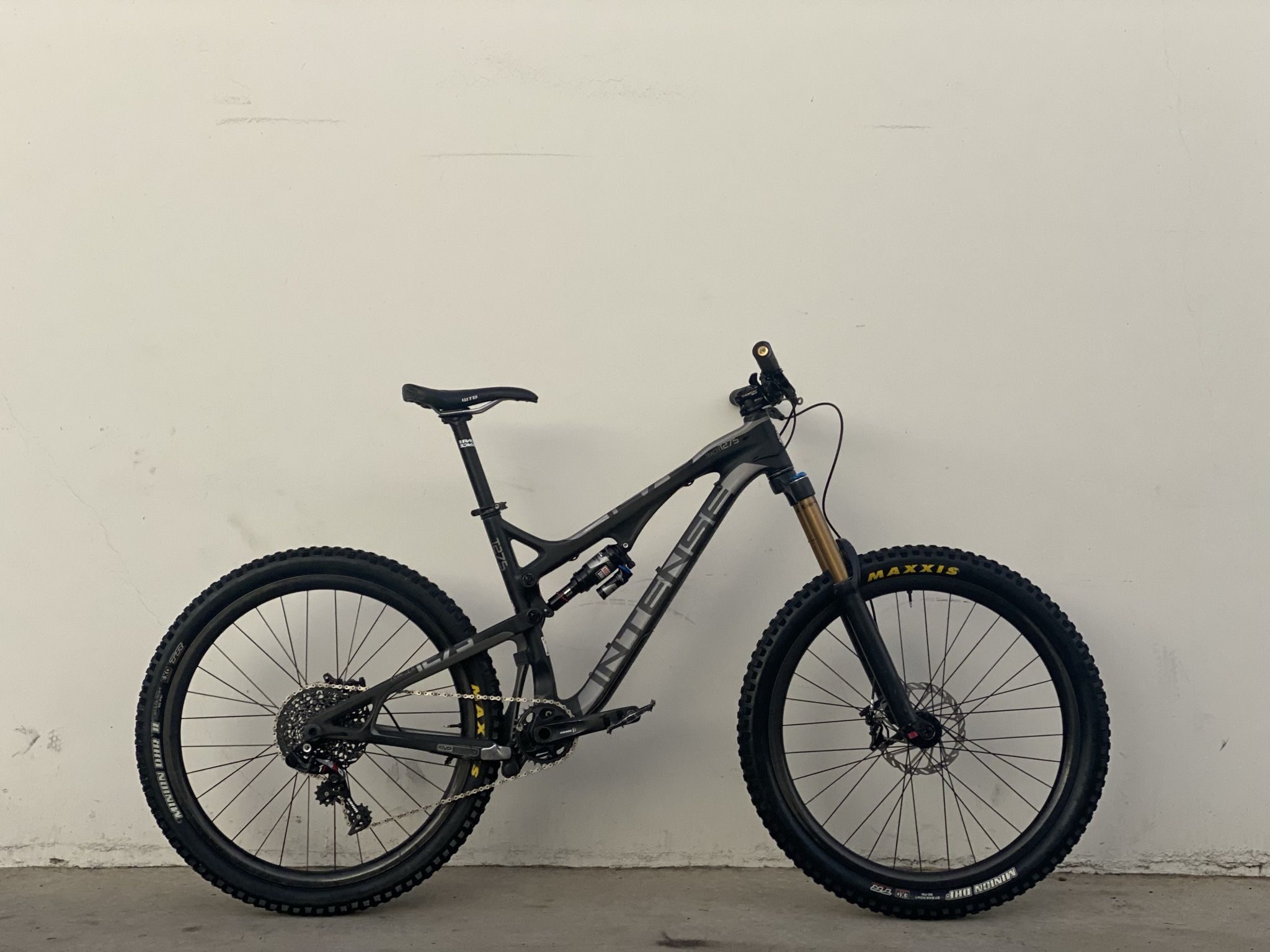 Intense Tracer T275 PRO (CARBON FRAME and WHEELS). SRAM XO 1*11 Speed. Carbon ENVE Wheelset 27.5. M-size.