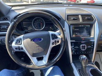 2011 Ford Explorer Thumbnail