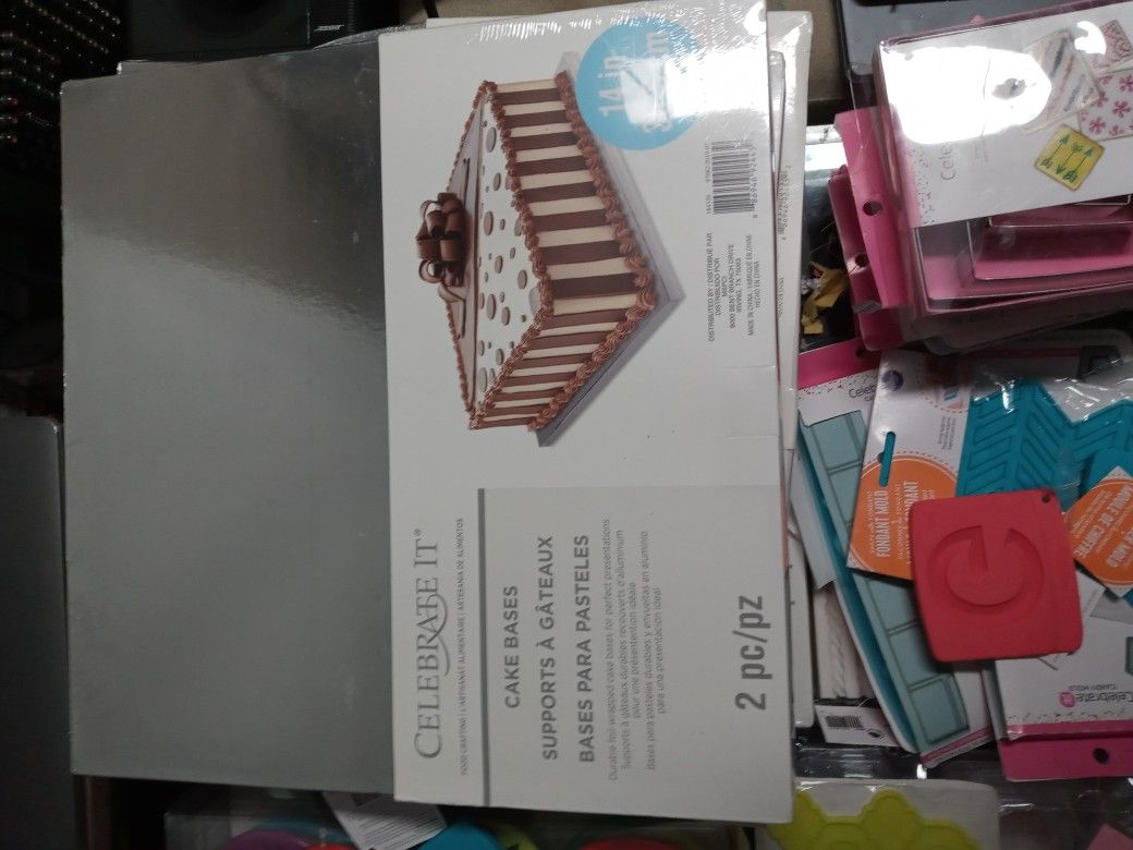 Herramiemta Para Reposteria Moldes De Silicon Para Fondant Duyas Y Muchas Cosas Mas. Los Precio Comienzan Desde $.50 Asta 25 Dlls