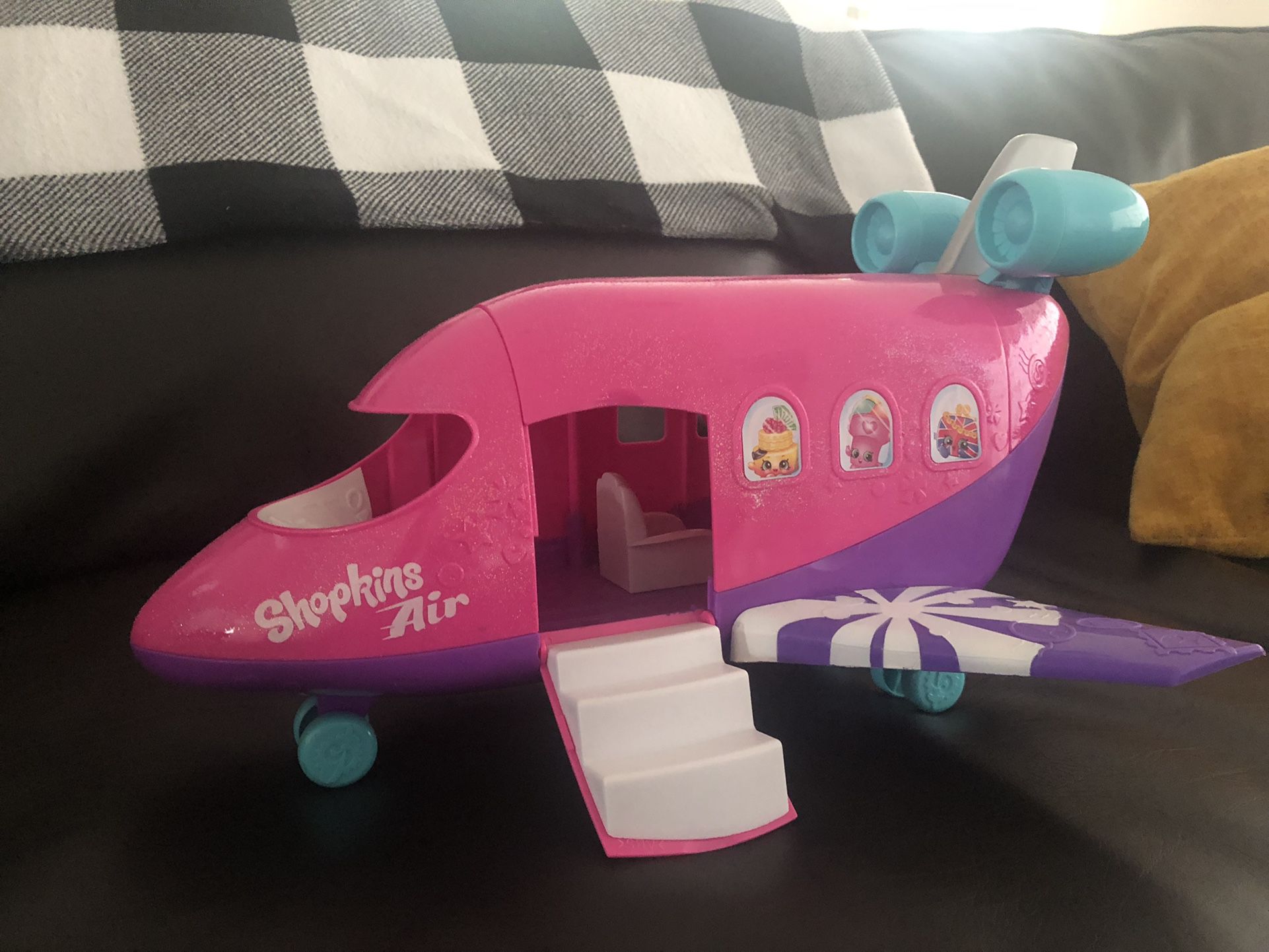 Shopkins Airplane