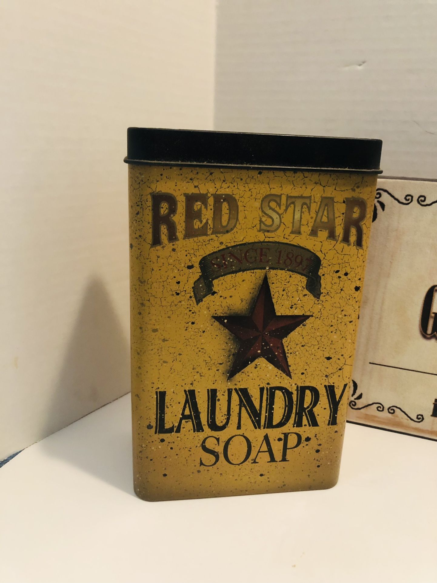 Laundry Room Decorations Excellent Condition