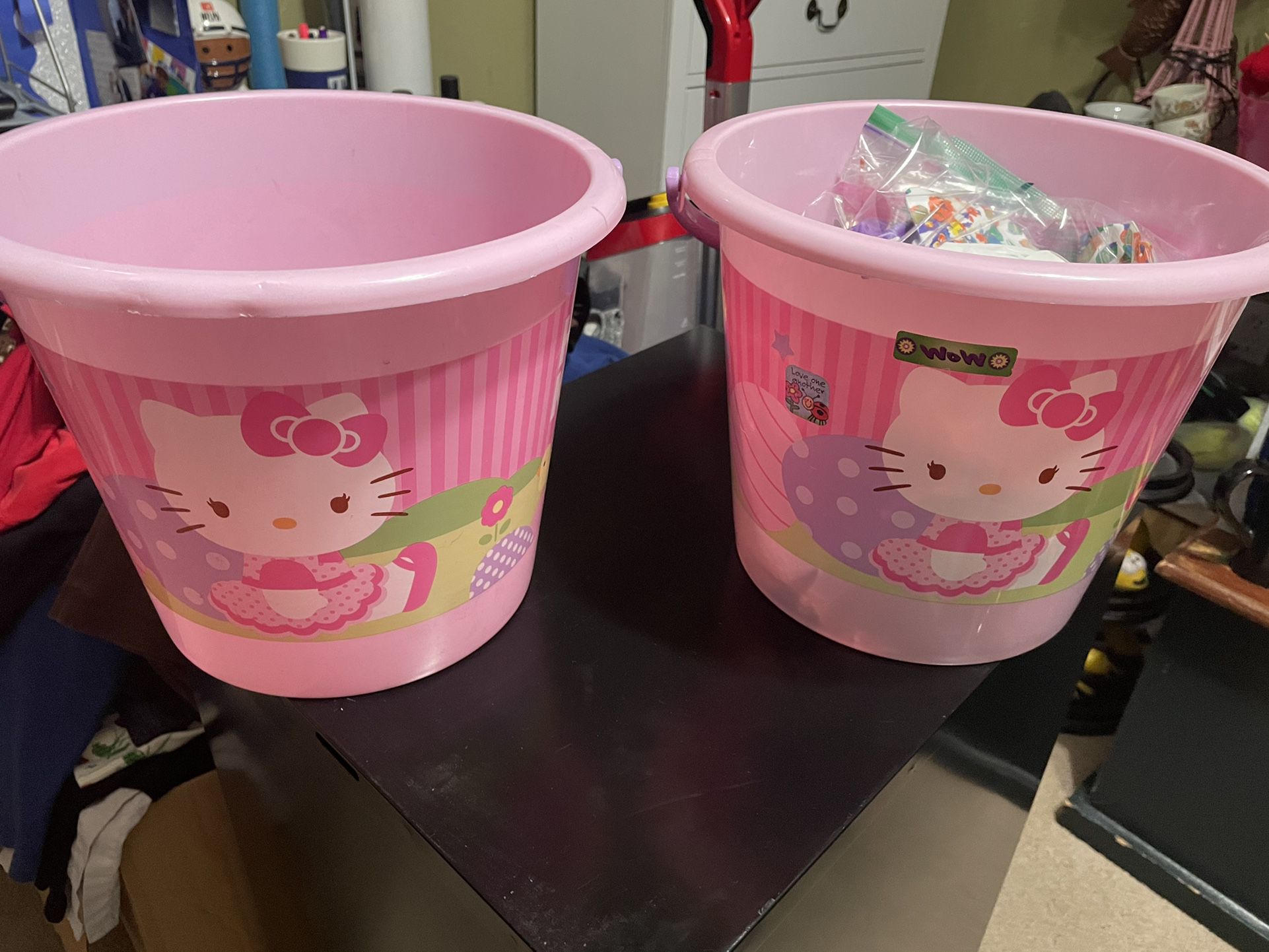 Hello Kitty Buckets 