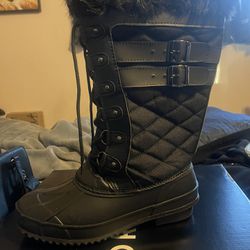 Torrid Snow Boots Thumbnail