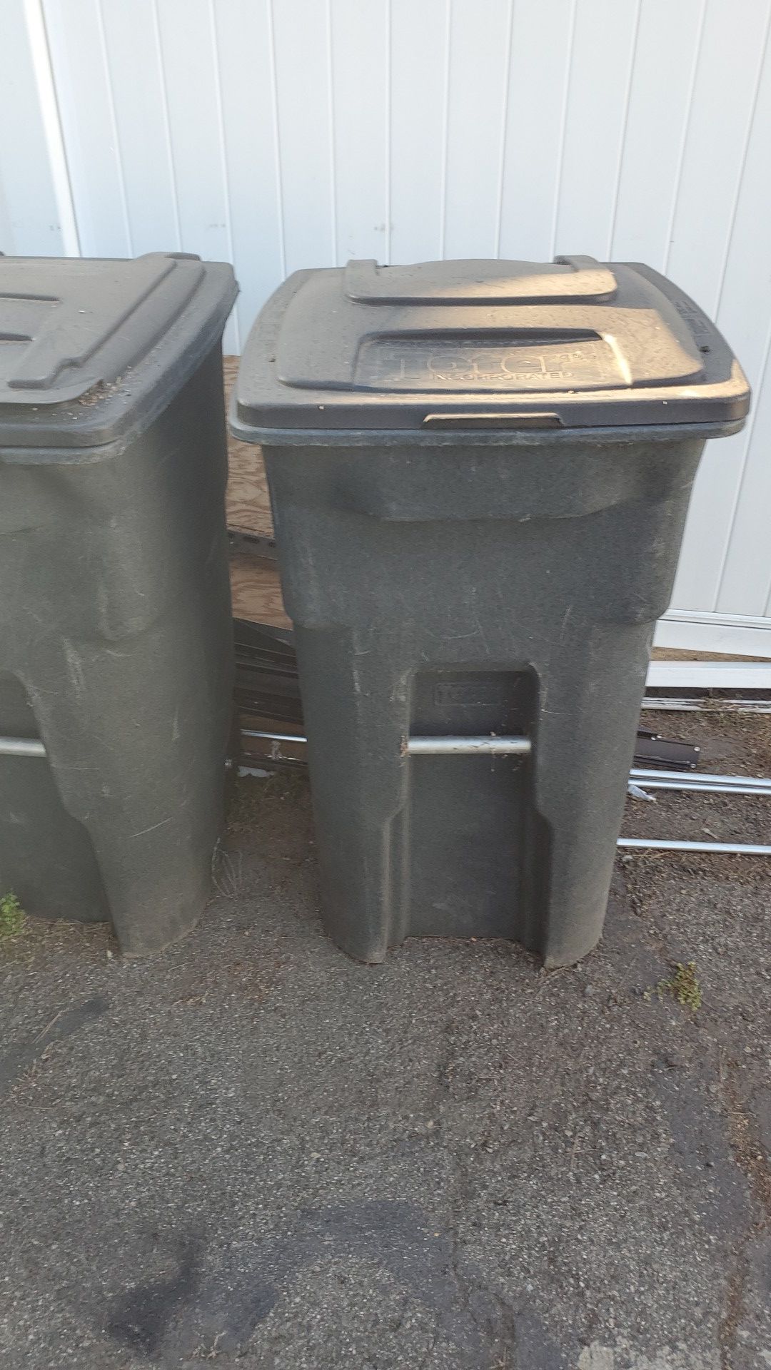 Toter 64 gallon residential trash bins. Good for City of San Diego for