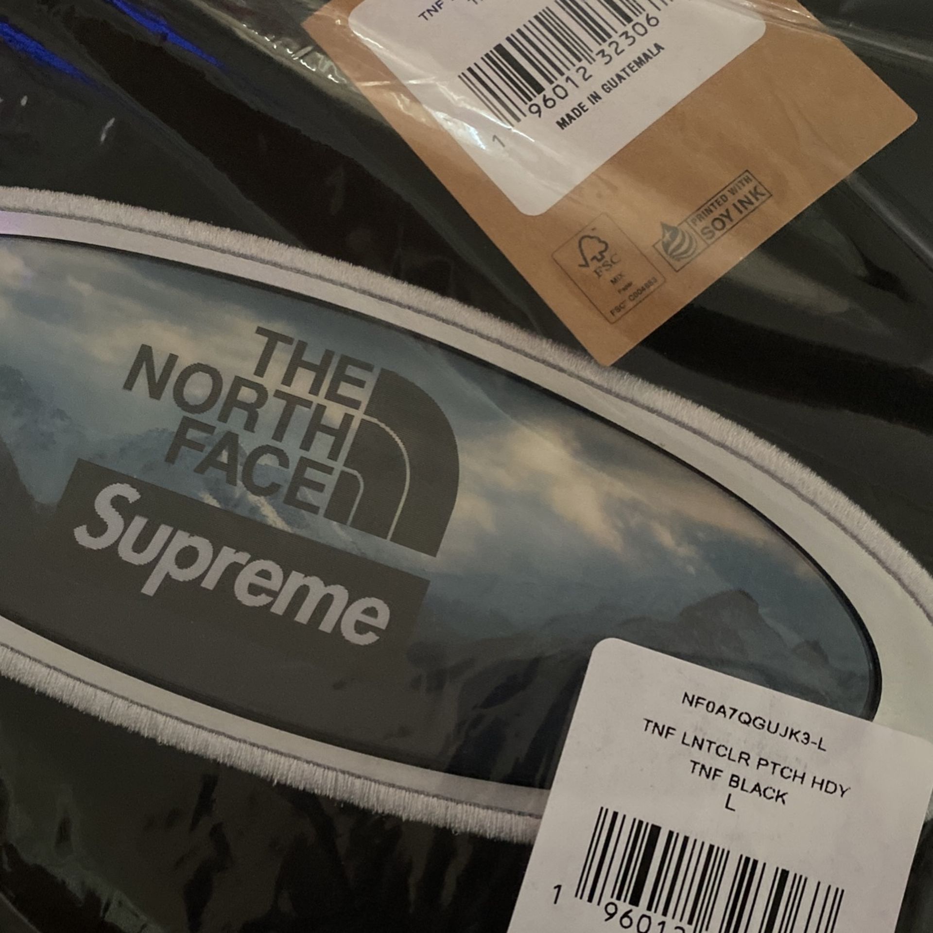 Supreme Hoody