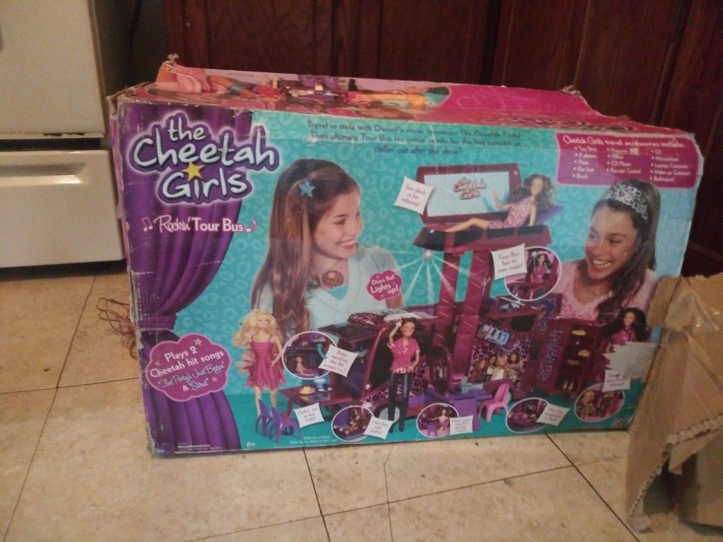 Cheeta girls tour bus