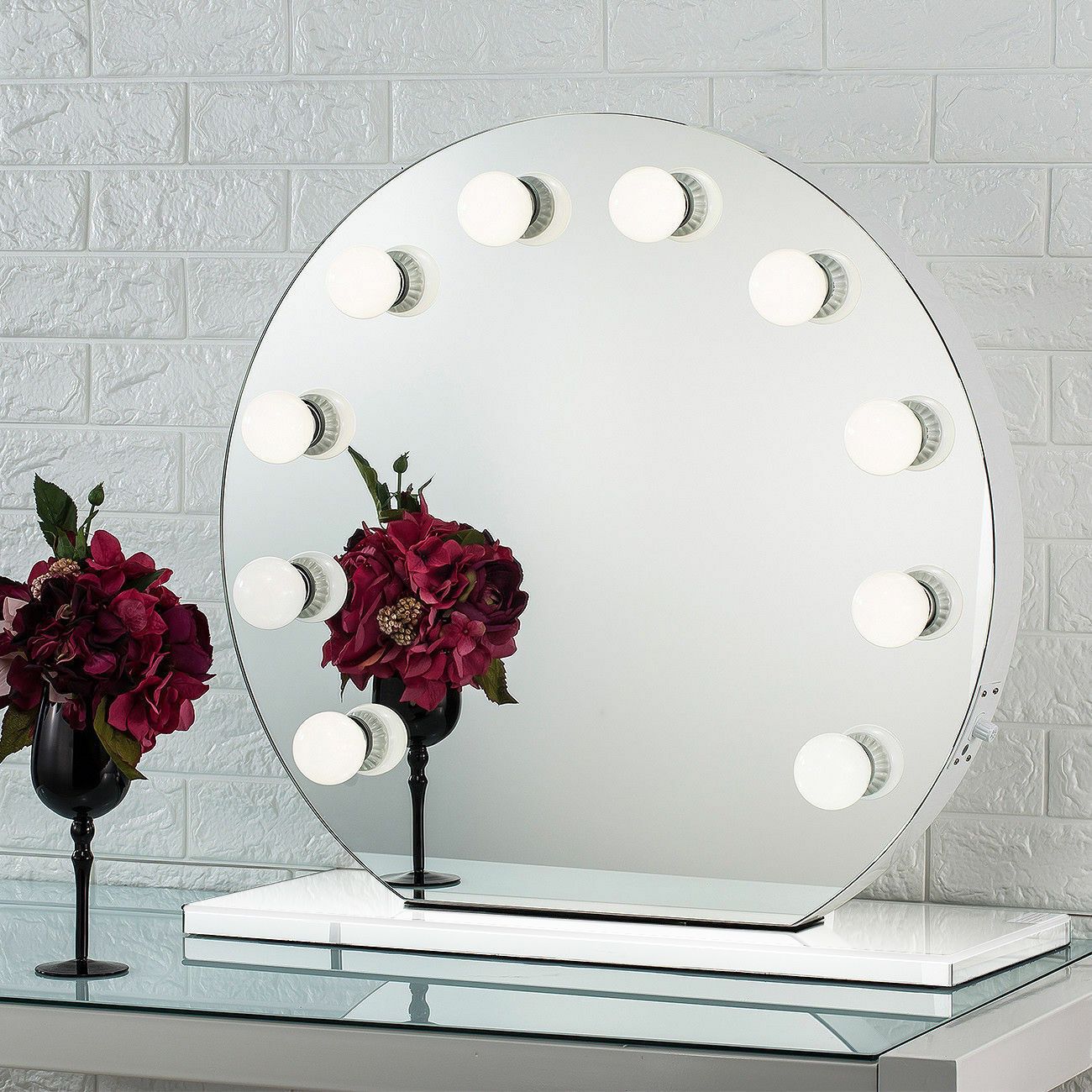 $130 New In Box Hollywood Vanity 28” Round Mirror 10 Dimmable LED Light Bulbs include USB Outlet 