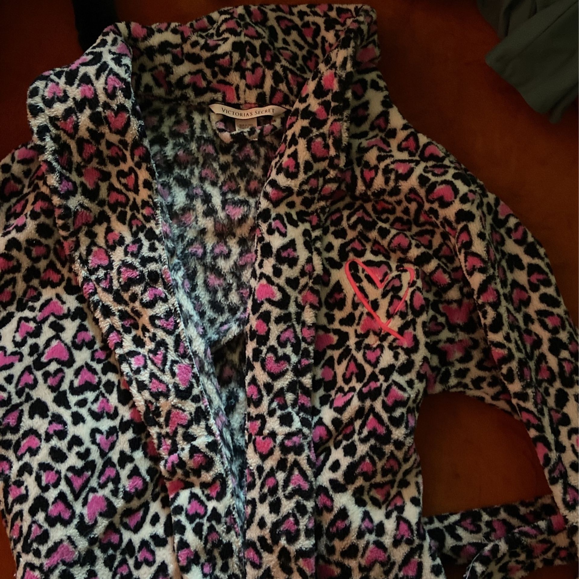 Leopard Victoria Secret Size XsFluffy Robe Comes With Two Front Pockets And Sting!