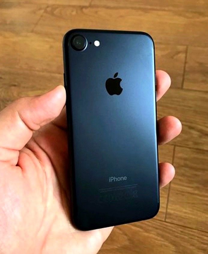 Apple iPhone 7,