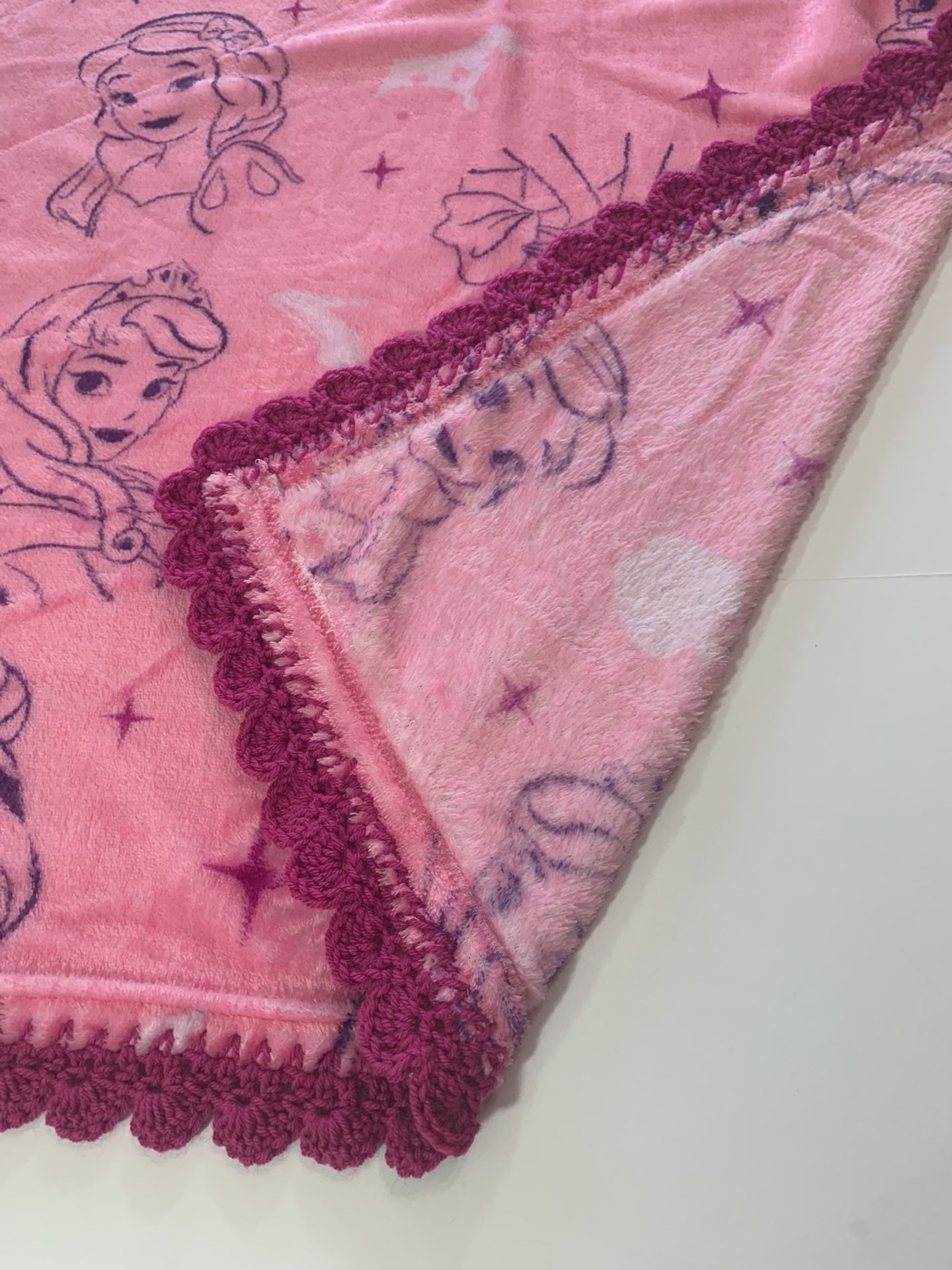 Disney Princess Cinderella SnowWhite & Aurora Crochet Baby Blanket Gift Set