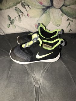 2 Pair Toddler Nikes Sz 6 & 7 Thumbnail