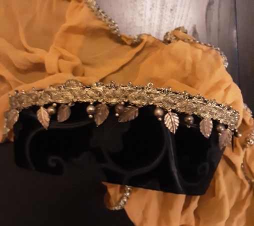 Adjustable Crown With Veil (RenFaire)(Costume)
