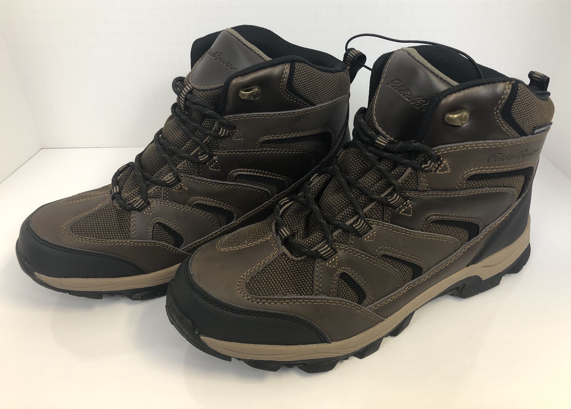 New in Box Eddie Bauer Men’s Fairmont Brown Hiking Boots Waterproof Size 12