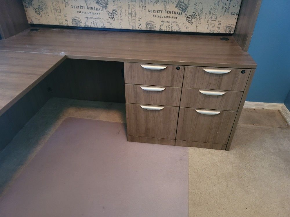 Executive U-Shaped Desk