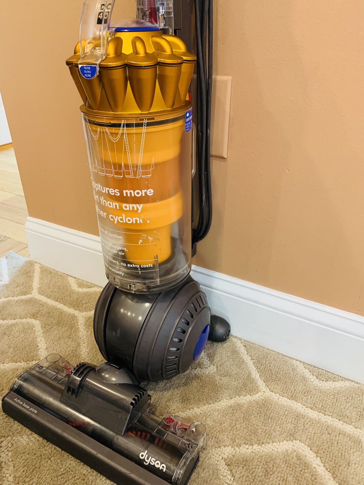 Dyson DC 40 vacuum cleaner