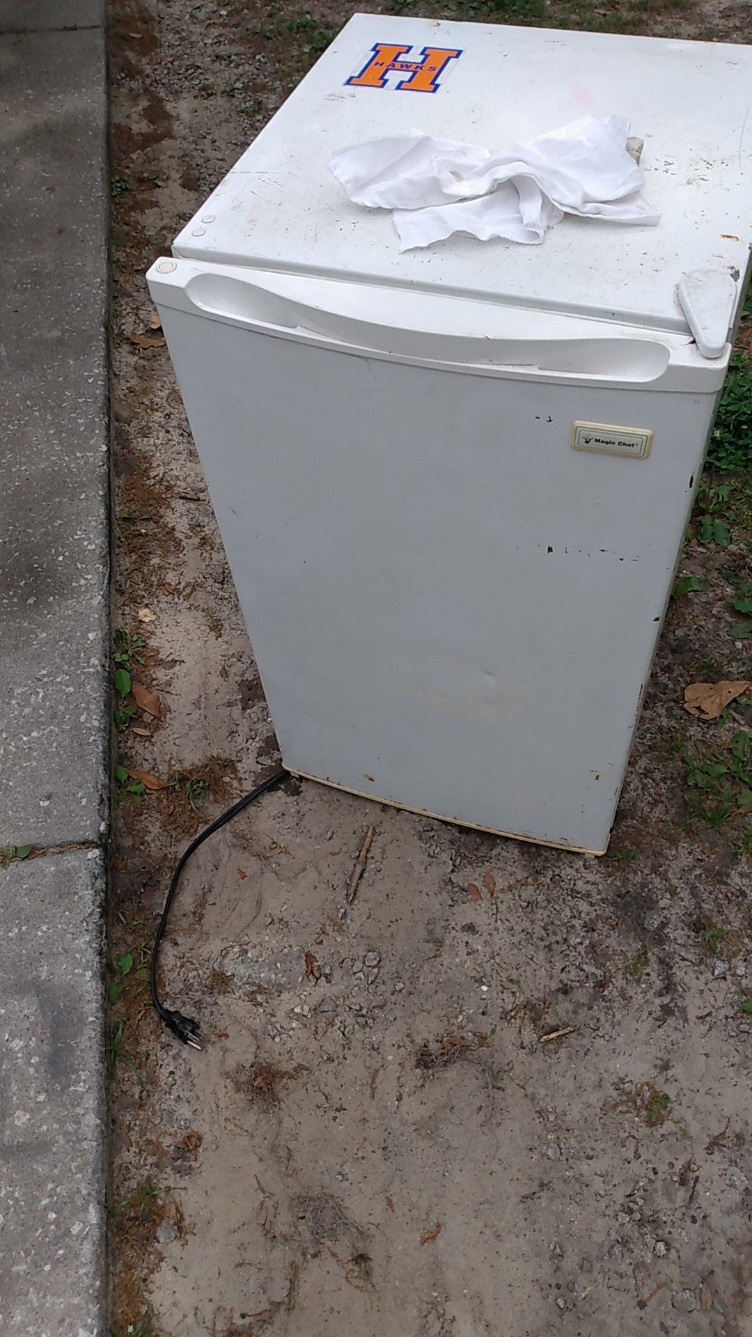 Magic Chef mini fridge