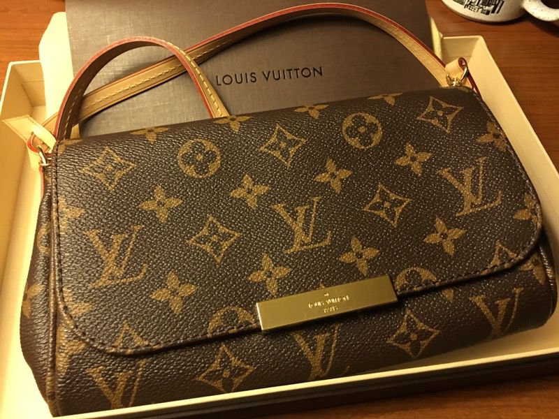 Louis Vuitton FAVORITE PM M40717 NEW Authentic bought in LV 