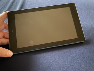 2 Amazon Tablets Like New  Thumbnail