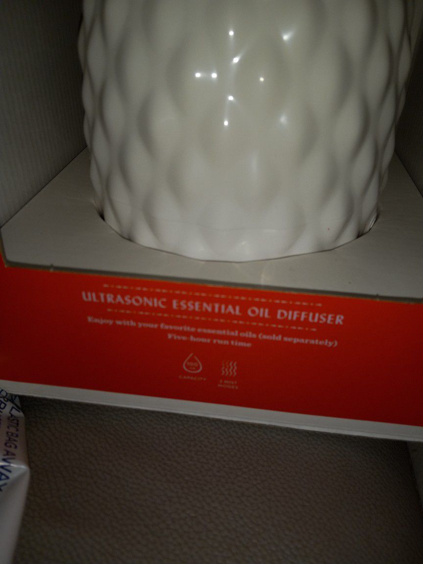 Brand New Beautiful Pineapple Shaped ultrasonic Essential Oil Diffuser.  