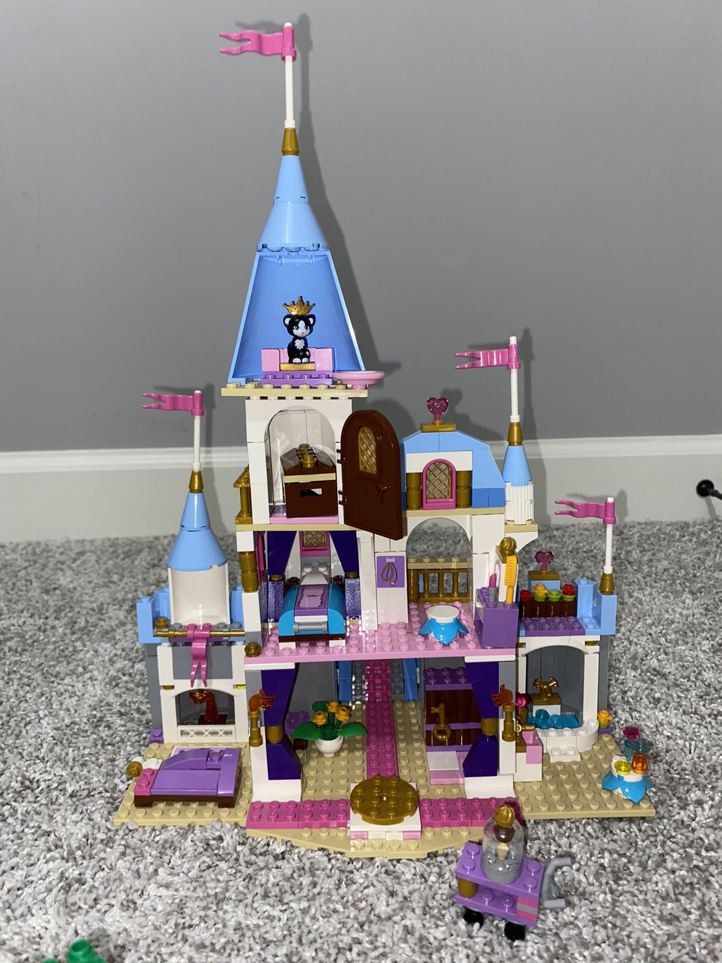 Lego Disney “Cinderellas Romantic Castle” 