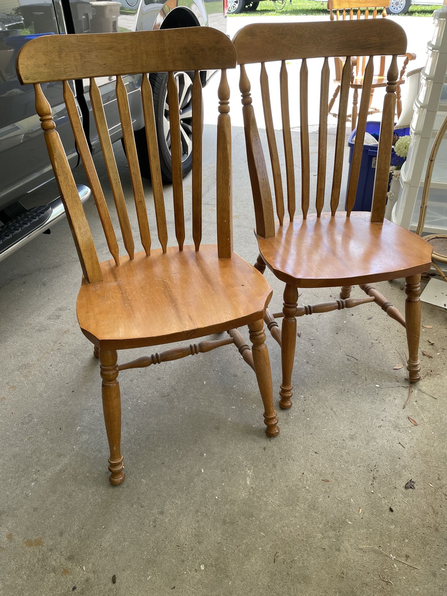 Large Maple Wood Dining Table With Leaf And 3 Chairs