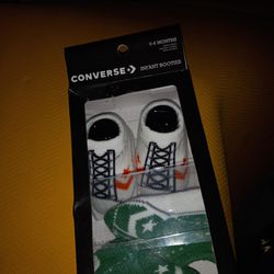 Converse Infant Booties *NEW IN BOX NEVER USED* Thumbnail