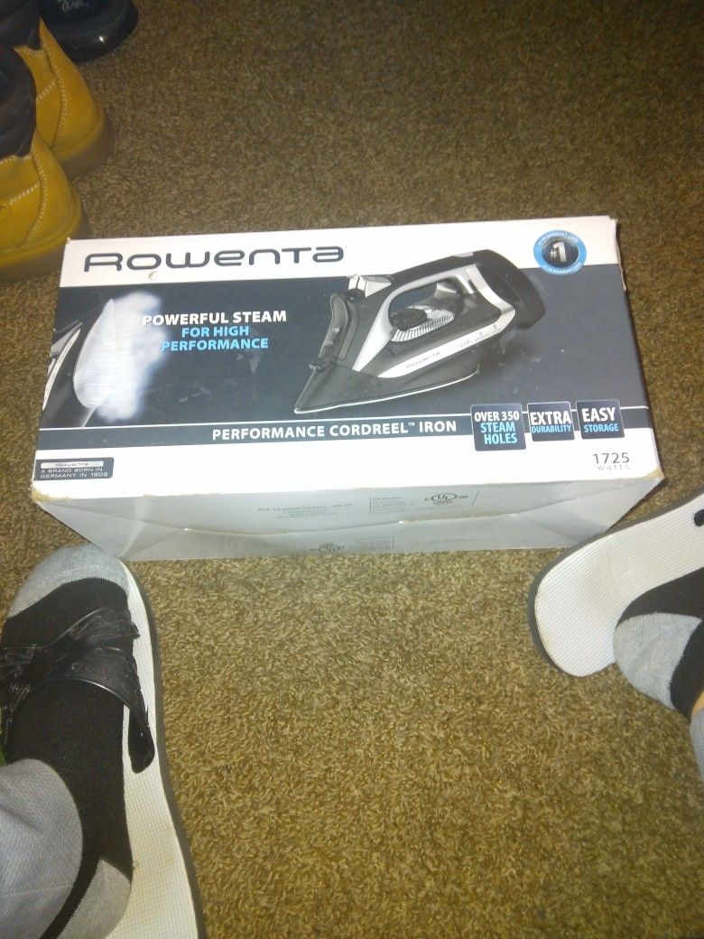 Rowenta Performance Cordreel Iron