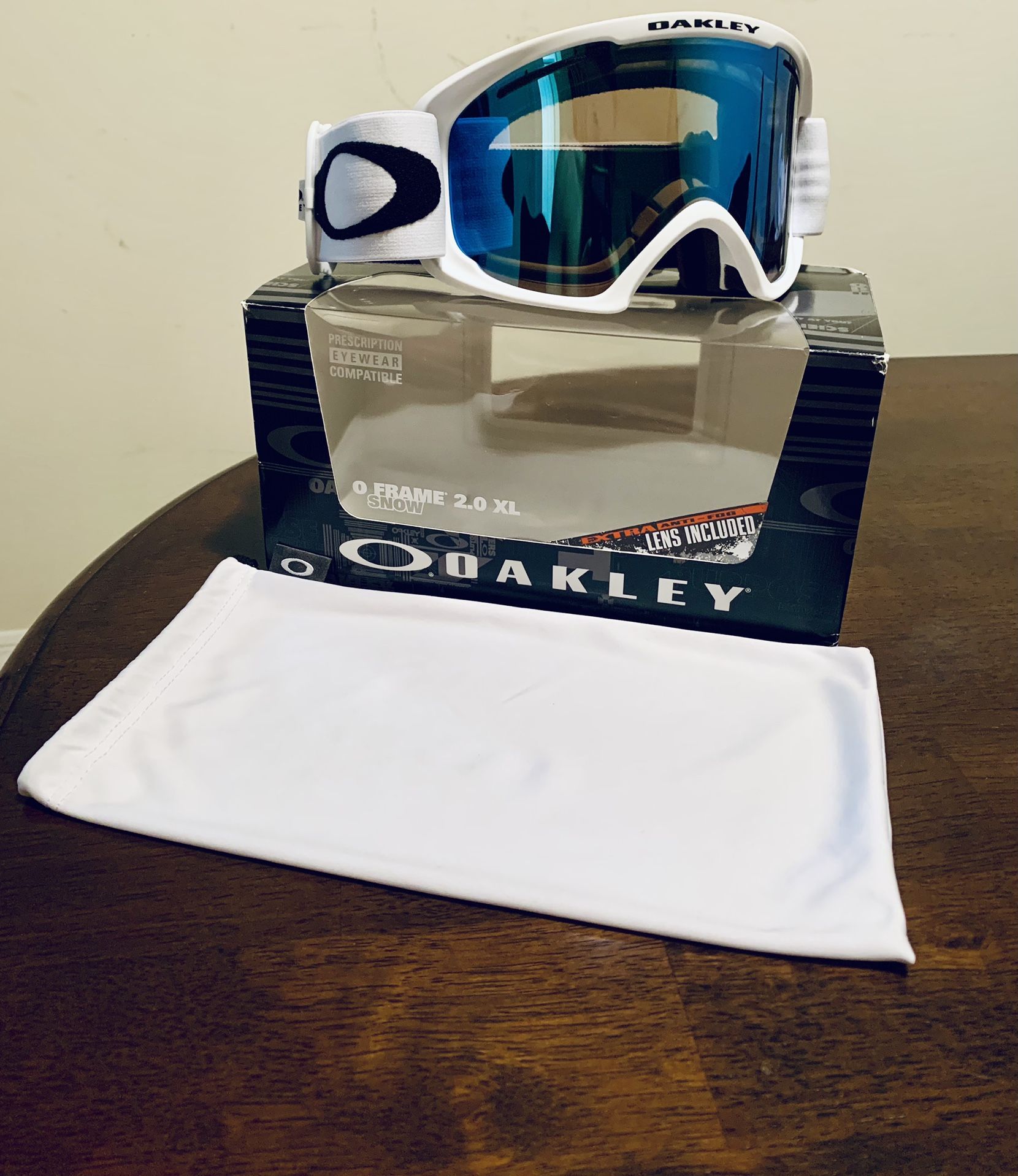 Brand New/ Never Worn Oakley Ridge Line Goggles
