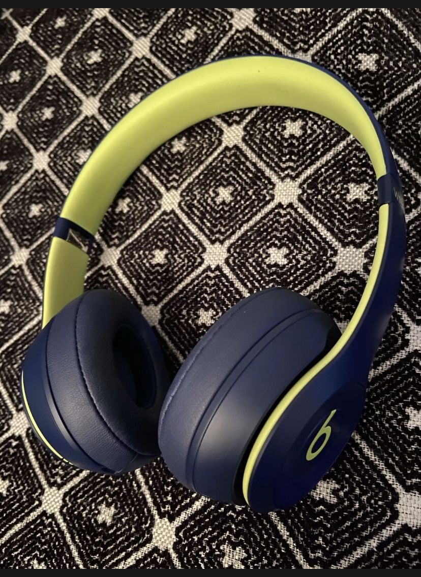 Beats Solo 3 Wireless Pop Collection (Indigo color)