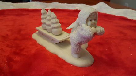 Snowbabies Porcelain Figurine "Bringing Starry Pines" Thumbnail