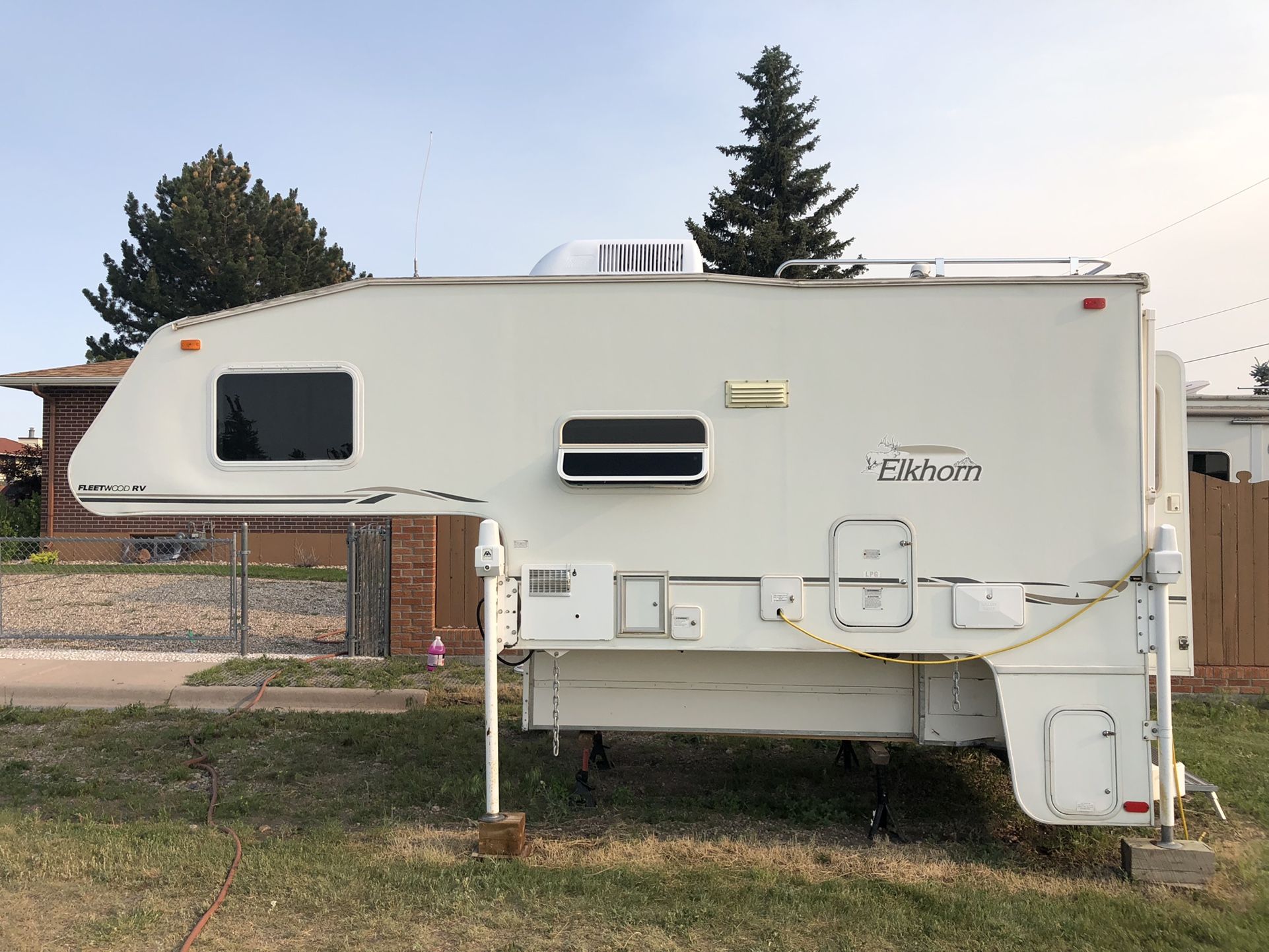2002 Fleetwood Elk horn 9U