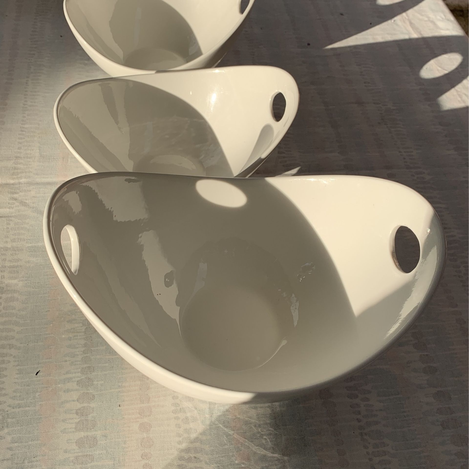 Three nesting bowls.