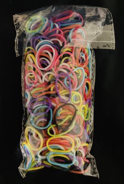 Rainbow loom/latex free/(600+ pieces and C-clips) Thumbnail