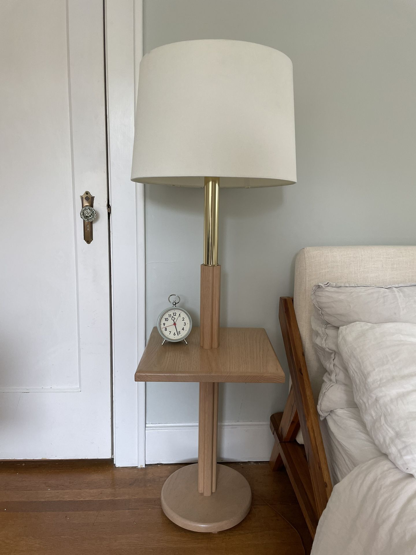 Vintage Side Table/lamp 
