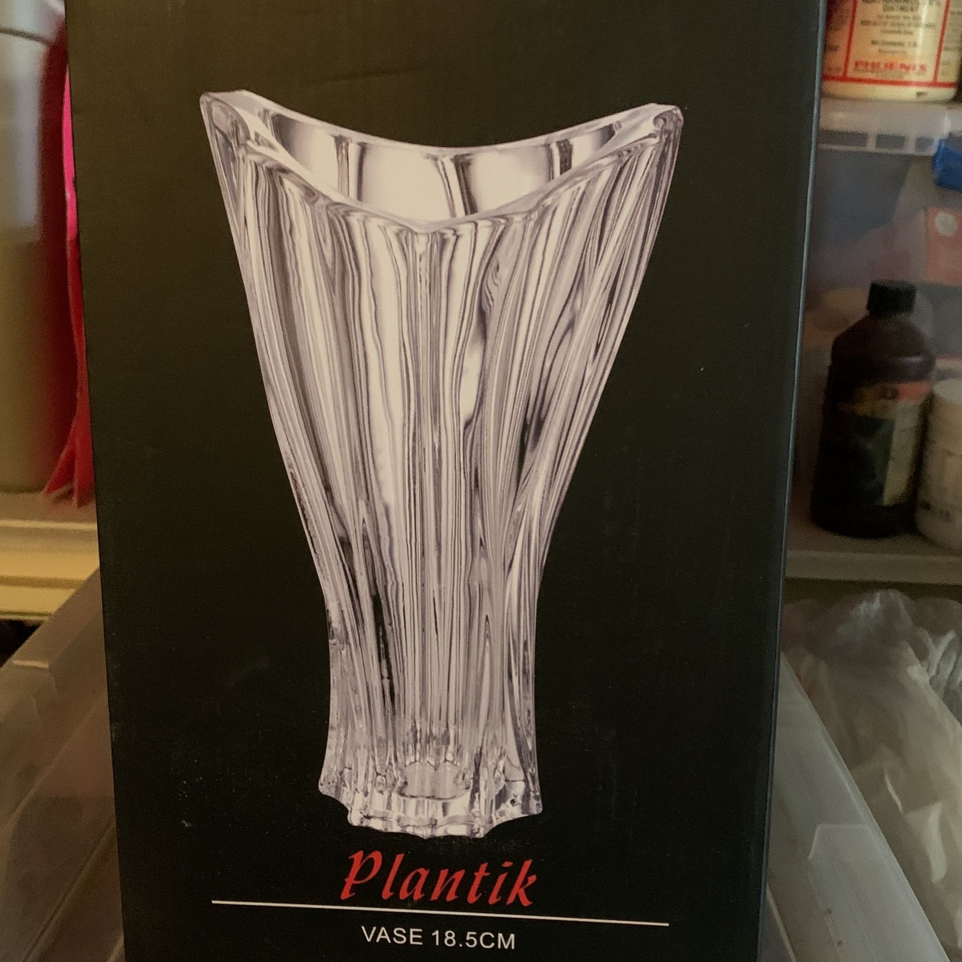 Glass vase 18.5cm