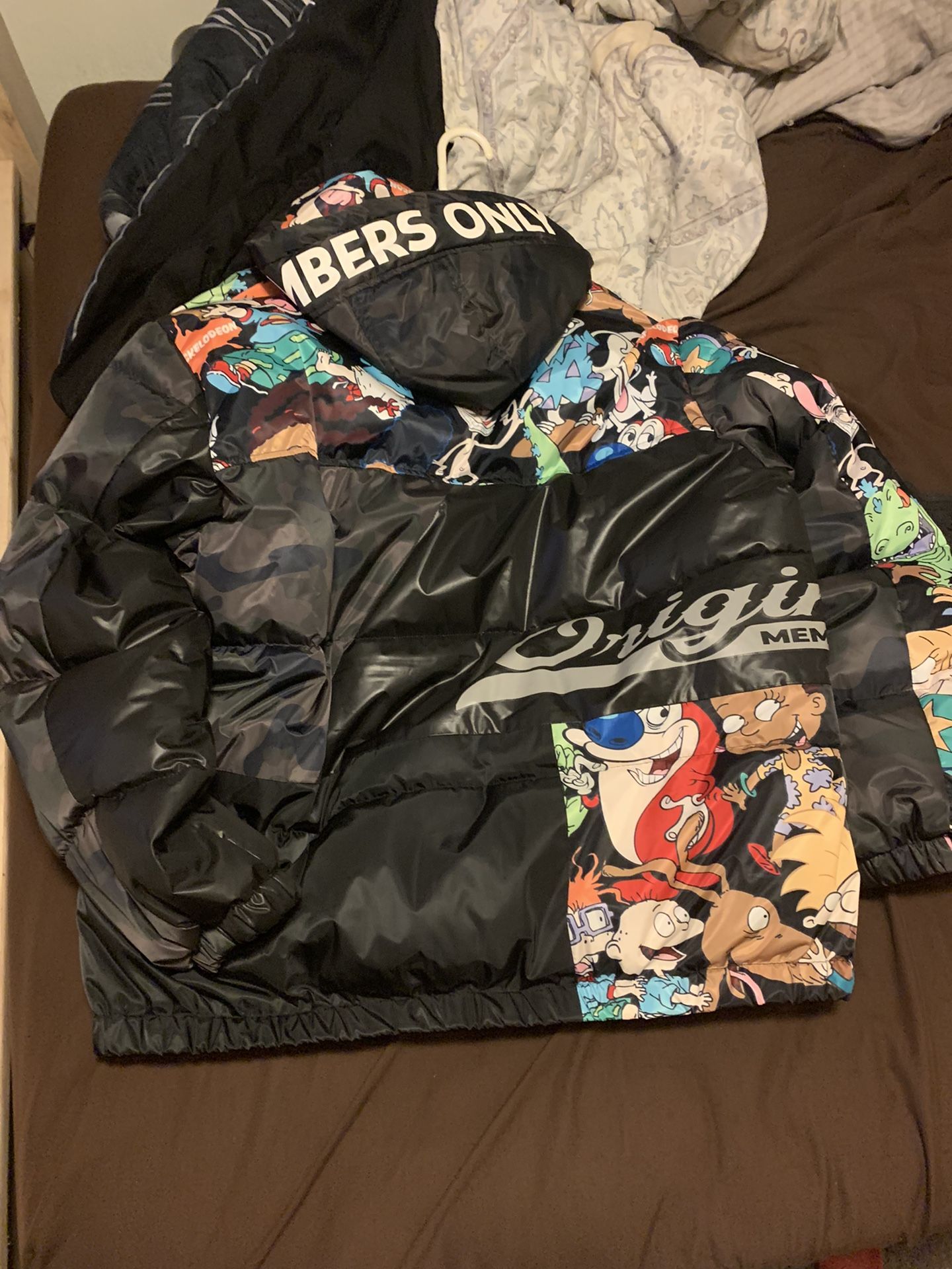 Nickelodeon Puff Jacket Size L